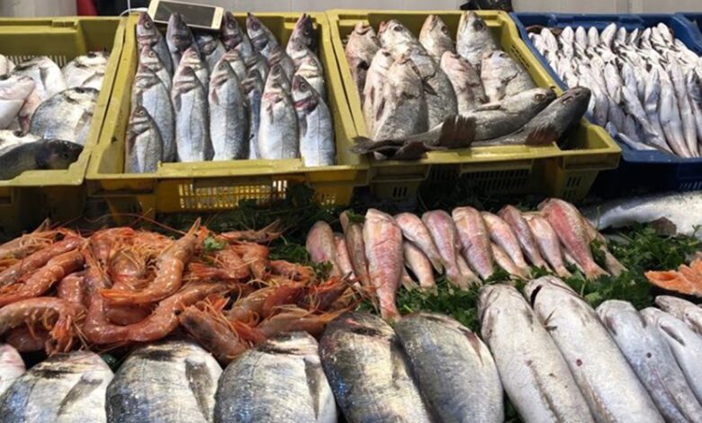 أسعار الأسماك تثقل كاهل المستهلكين في رمضان