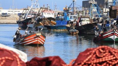 تعليق الملاحة البحرية بميناء العرائش بسبب أمواج عاتية