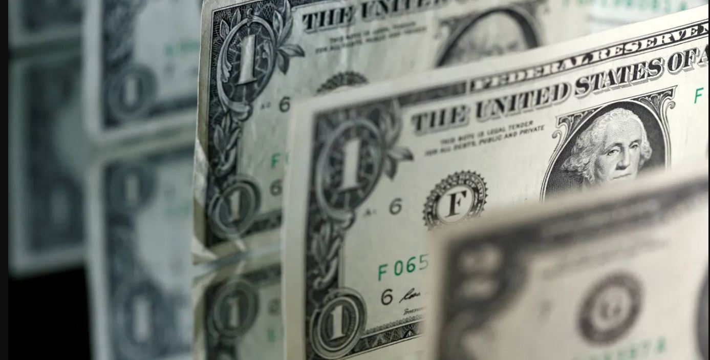 صعود قوي للدولار مع اقتراب النفط من 120 دولاراً