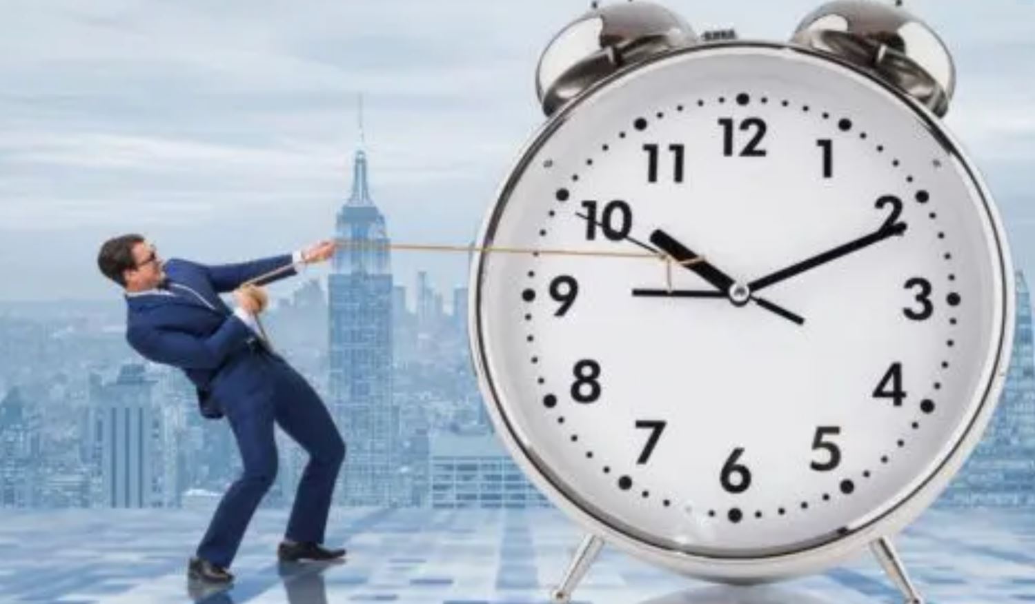 عريضة تتجاوز 11 ألف توقيع لإلغاء الساعة الإضافية بالمغرب