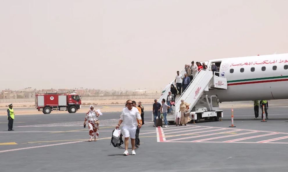 الخطوط الملكية تؤمن عودة مغاربة عالقين بالإمارات