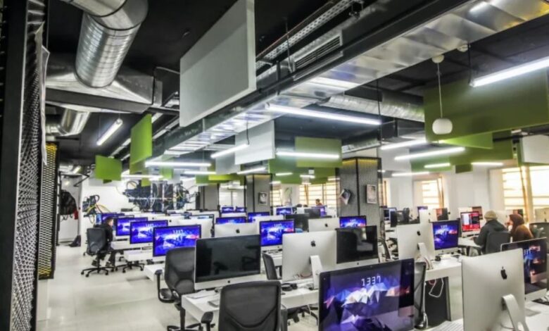 مدرسة 1337 المغربية تتصدر تصنيفًا عالميًا في البرمجة التنافسية