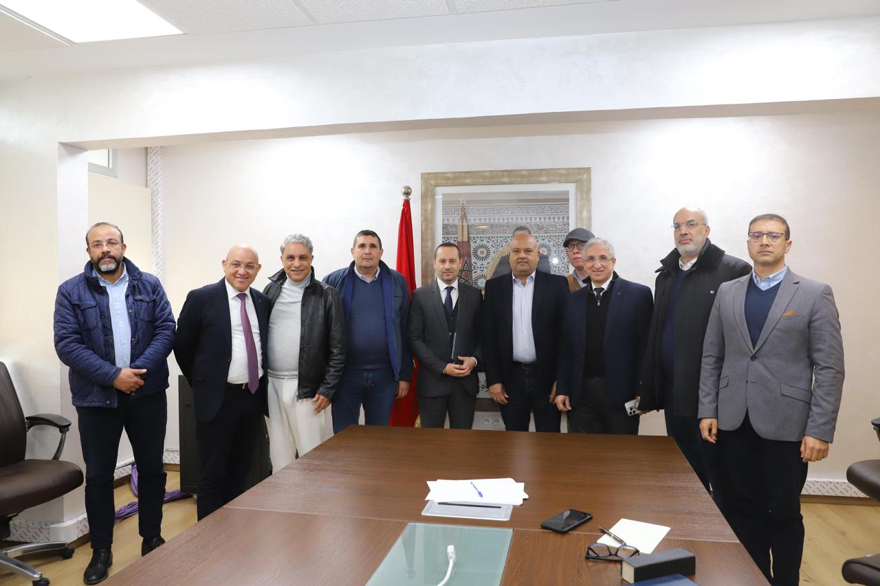 وزير الصحة يطمئن الصيادلة بشأن ملكية الصيدليات