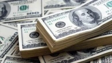 ارتفاع الدولار لليوم الثالث وسط مخاوف التضخم وتذبذب الأسواق