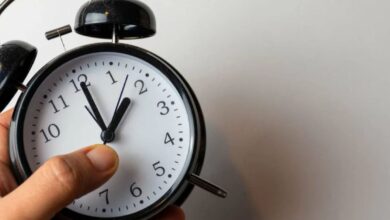 متى تنتهي معاناة المغاربة مع الساعة الإضافية؟