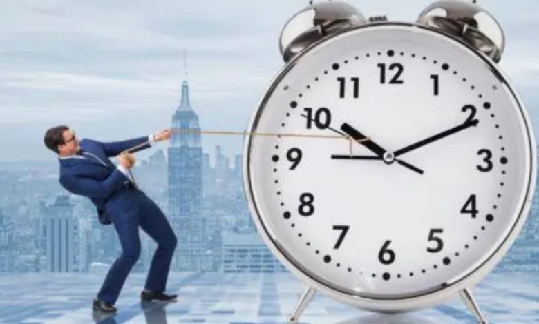 عريضة تتجاوز 11 ألف توقيع لإلغاء الساعة الإضافية بالمغرب