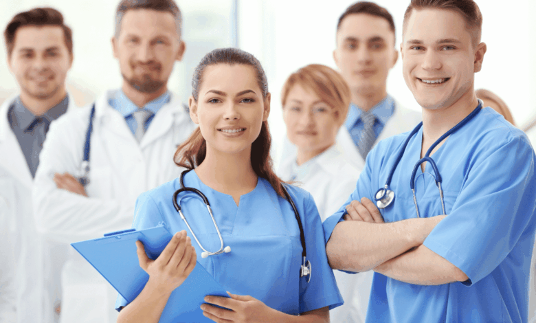 وزارة الصحة تُحدث 8000 منصب مالي لمهنيي القطاع في 2026