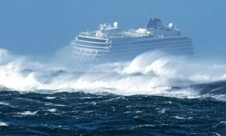 عاصفة "ريجينا" تعلق الرحلات البحرية بين طريفة وطنجة