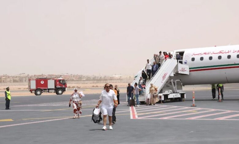 الخطوط الملكية تؤمن عودة مغاربة عالقين بالإمارات