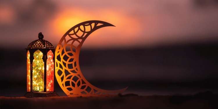 دول عربية تعلن غدا الجمعة أول أيام عيد الفطر