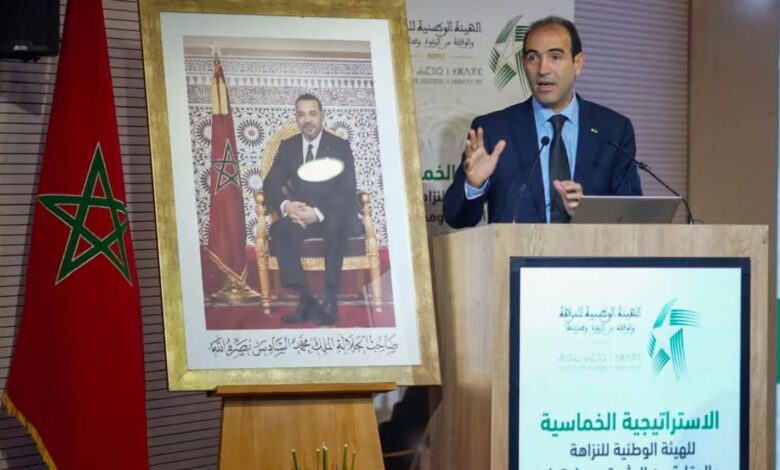 المغرب يلتزم بمعايير منظمة OCDE في مكافحة الفساد