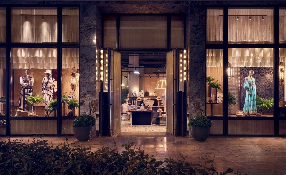 عرض فاخر يجمع الأزياء وفن الطهي في "رويال منصور"