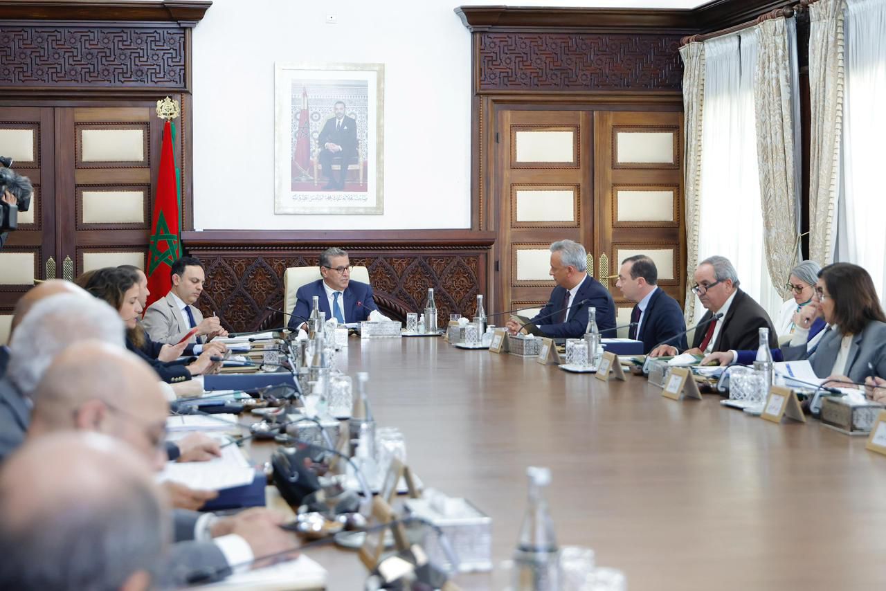 اللجنة الوطنية للاستثمارات تصادق على 44 مشروعًا بـ 86 مليار درهم