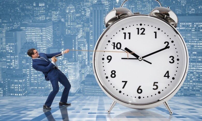 الحكومة تقرّ بمحدودية أثر الساعة الإضافية في الشتاء