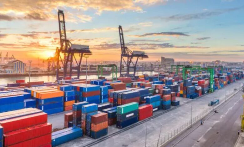 ارتفاع الواردات يضغط على الميزان التجاري المغربي مطلع 2026