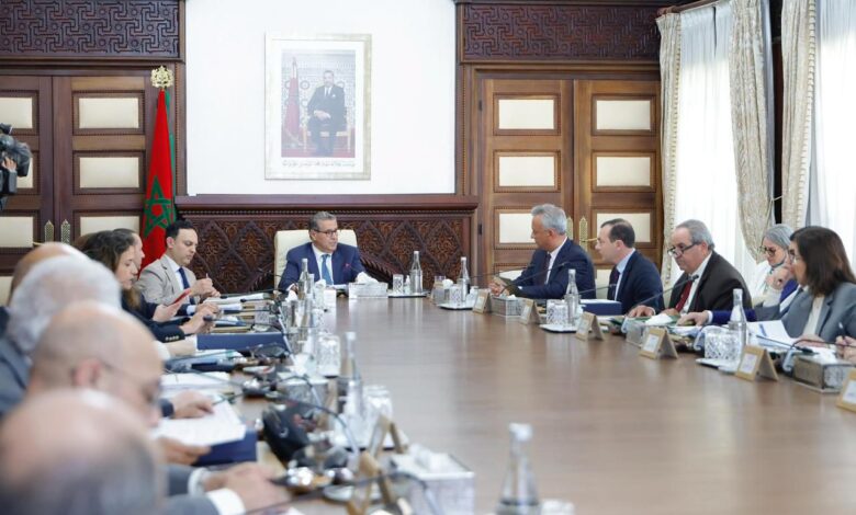 اللجنة الوطنية للاستثمارات تصادق على 44 مشروعًا بـ 86 مليار درهم