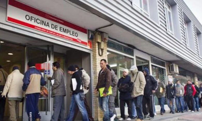 العمال المغاربة بإسبانيا في صلب أكبر عملية تسوية قانونية