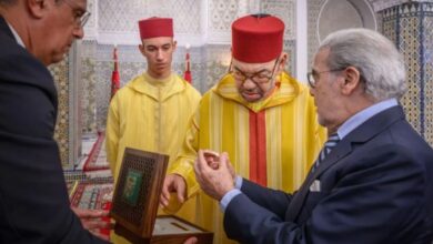 جلالة الملك يتسلم التقرير السنوي لبنك المغرب