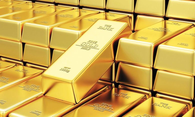 الذهب يتراجع من ذروة أسبوعين وسط استمرار المخاطر الجيوسياسية