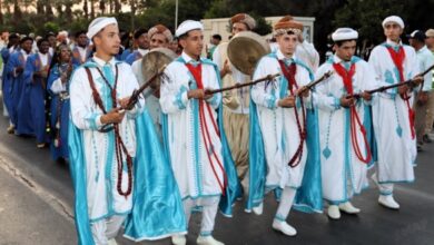 افتتاح مهرجان الفنون الشعبية باستعراض احتفالي في شوارع مراكش