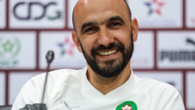 الركراكي يفتح صندوق أسراره.. والدته وركلة دياز وملف زياش
