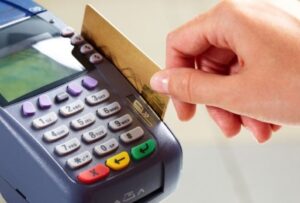 رسوم الأداء بالبطاقات.. السقوف الجديدة لا تشمل كل العمولات