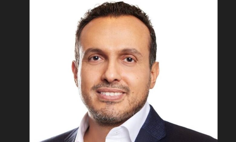 "مونديليز" تستقطب عادل العراقي لتعزيز قيادتها بخبرة عالمية